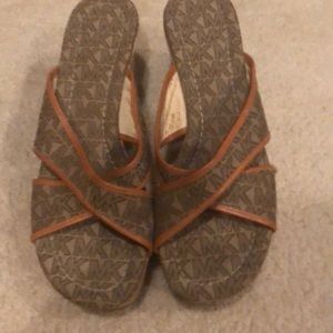 Michael kors platform sandal 7.5